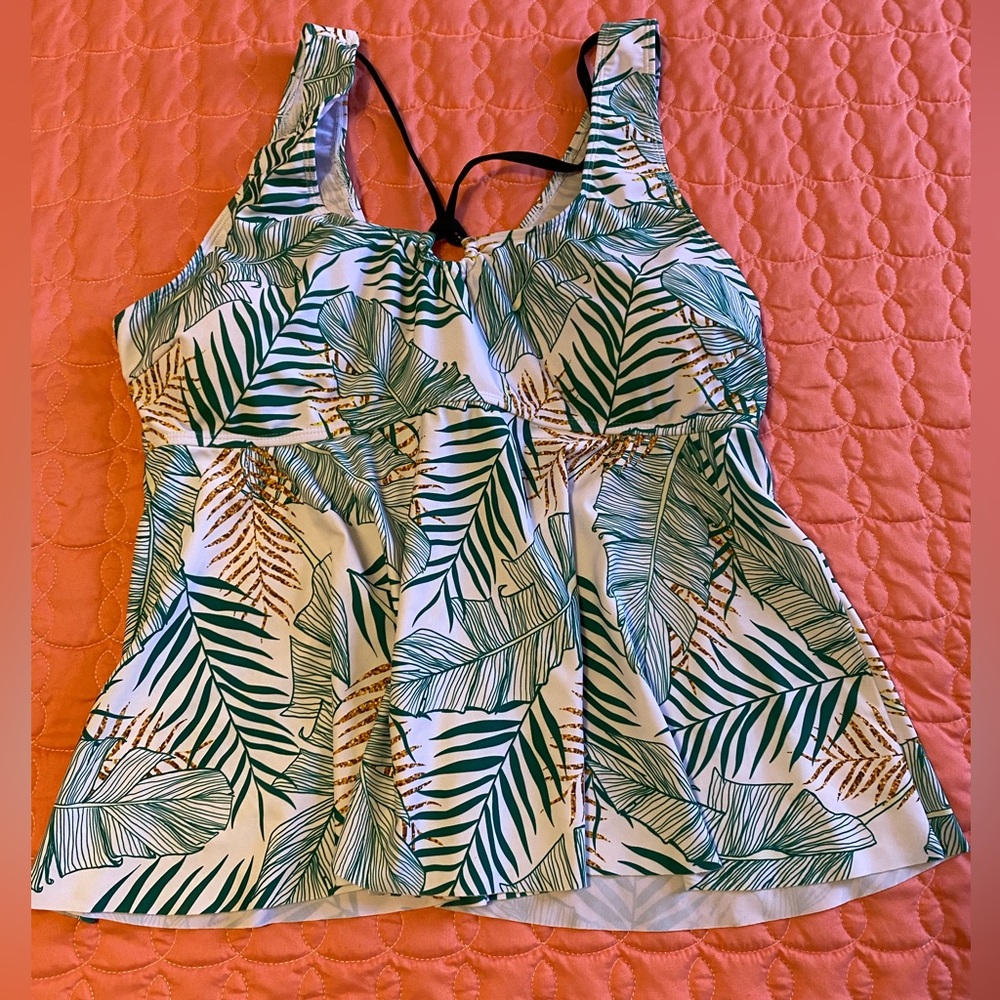 NWOT Women’s 3XL 2pc Bathing suit, black bottoms